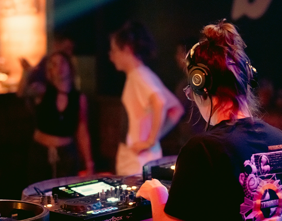 dolores-dj-musique-design-graphisme